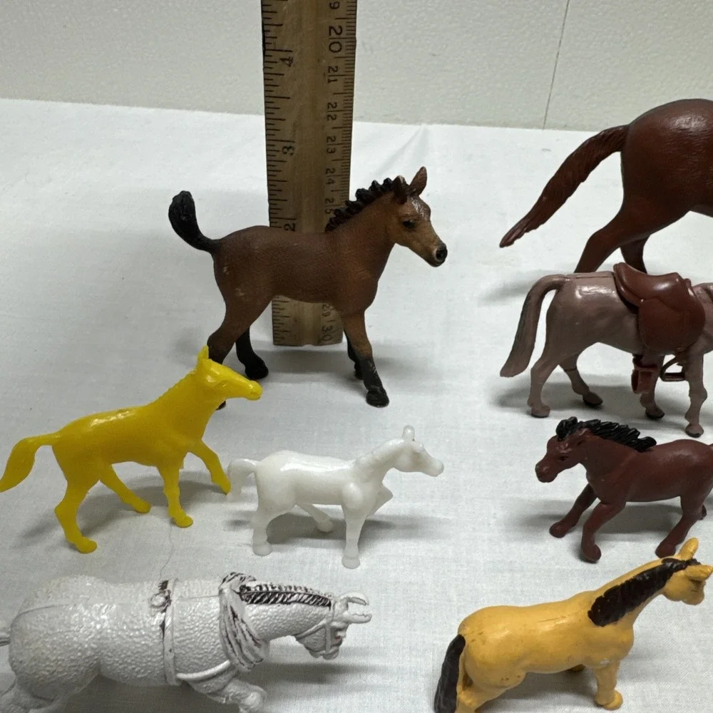 Vintage Miniature Horse Lot of 12 Toy Figures Plastic Resin Schleich Safari